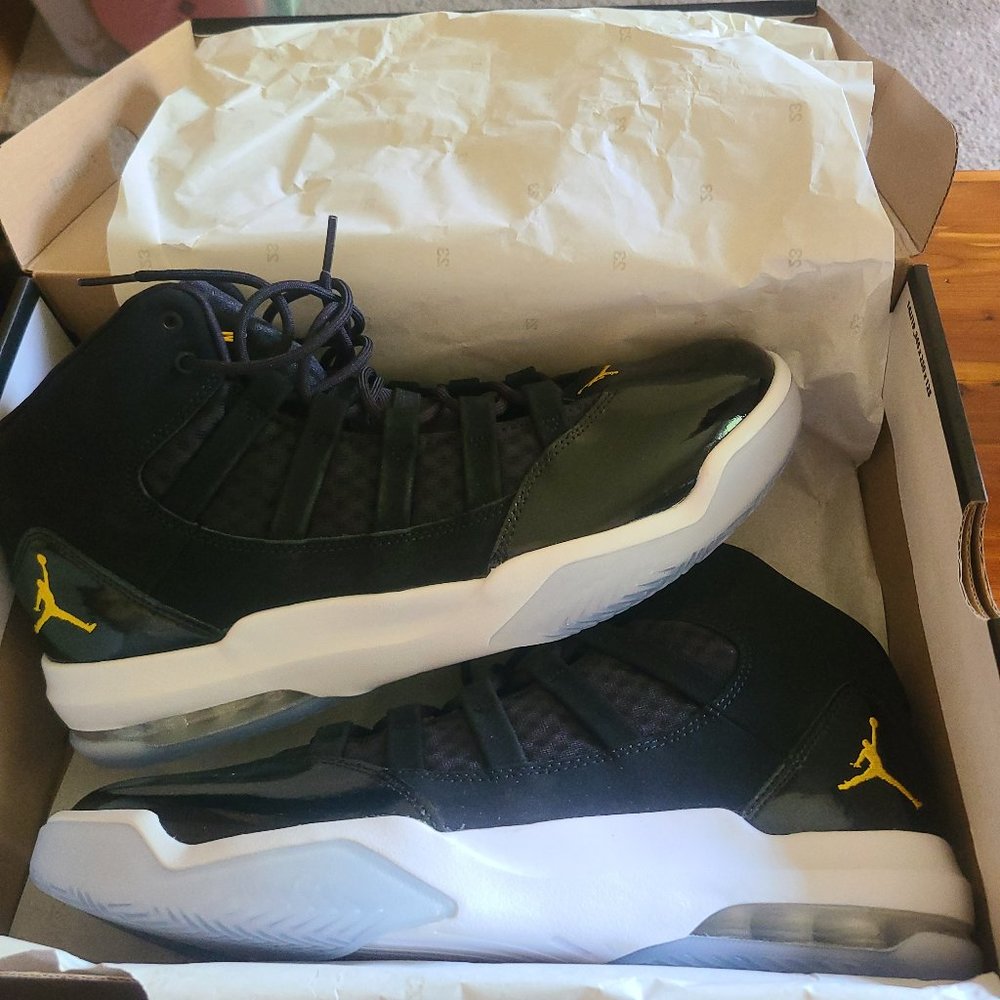 Jordan Max Aura